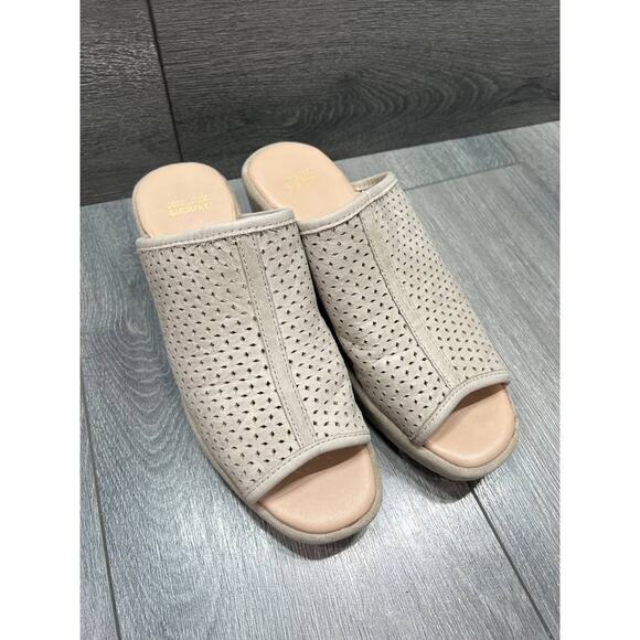 Johnson & Murphy cream perforated wedge slides Cream 8.5 Medium S000102 - Picture 3 of 11